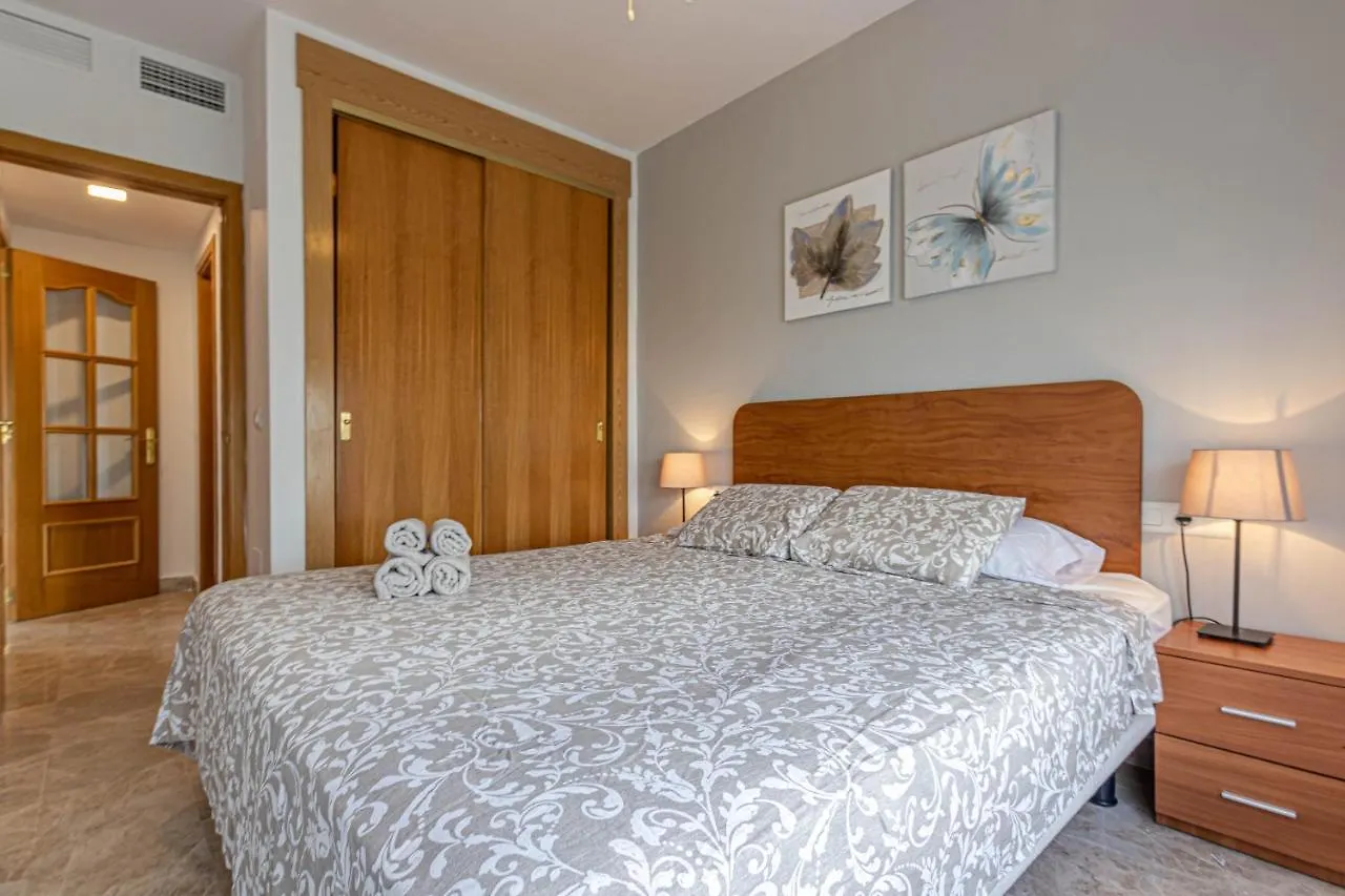 797 Holiday Rentals- Duplex Para 7 En La Carihuela A 1 Min De La Playa トレモリノス 0*,  スペイン