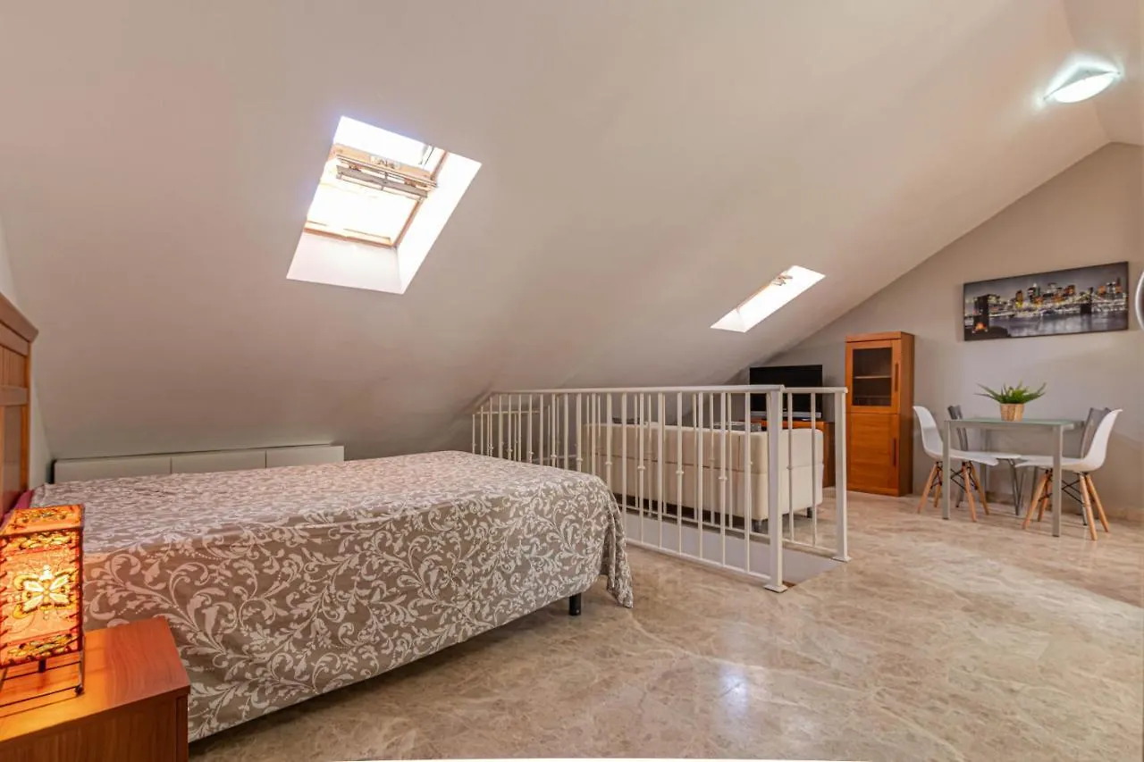 Apartment 797 Holiday Rentals- Duplex Para 7 En La Carihuela A 1 Min De La Playa Torremolinos